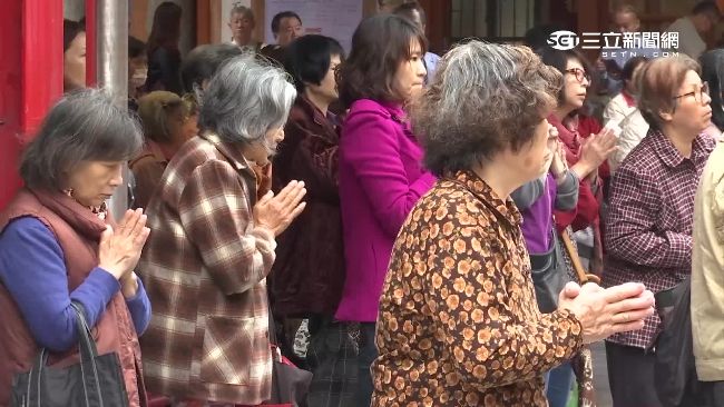 行天宮香火旺盛，無數信徒都會前來參拜。（示意圖／資料照）