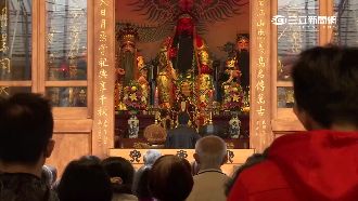 光腳ㄚ不得拜拜？行天宮挨告妨礙自由