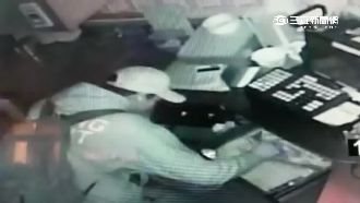 潛入小南門偷錢　美國旅客爽遊日本