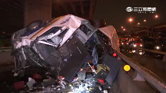 砂石車追撞工程車！駕駛送命國道回堵