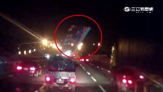 顧玩APP遊戲　小貨車撞大貨車超慘