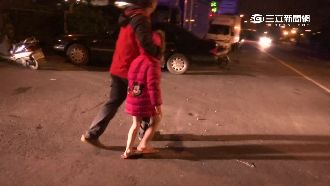 男抱瓦斯桶挾持女兒　警破門攻堅救人
