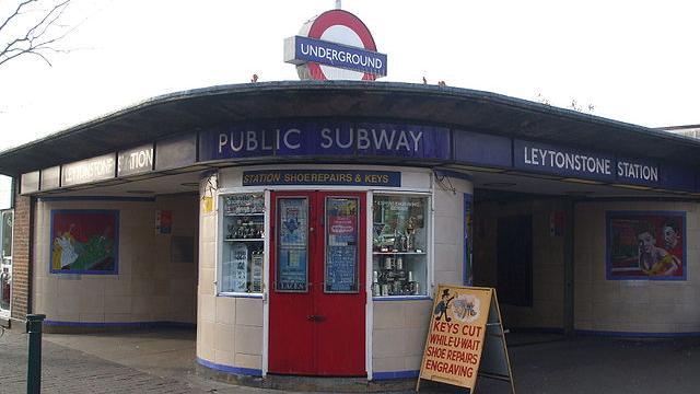 倫敦地鐵傳持刀傷人　英警方視為恐攻