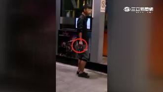 無視告示牌禁令　少年邊加油邊抽菸