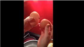 蛋中蛋（示意圖／翻攝自Emma Postlethwaite　YouTube）