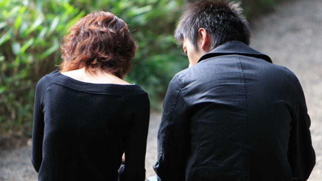 載人妻被她老公狂追「小王」轉彎撞車