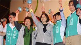 陳菊,蔡英文／翻攝自陳菊臉書