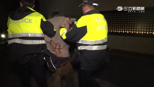 撿毒受困通風管　男糗當「甕中鱉」！