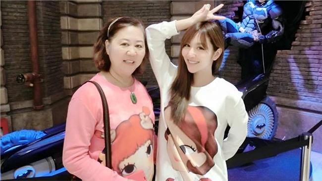 曾莞婷放假當孝女　帶媽媽度假玩到瘋