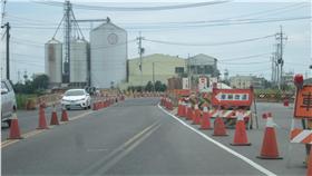 馬路
翻攝ｆｌｉｃｋｒ
https://www.flickr.com/photos/92585929@N06/14739059329/in/photolist-osrwQz-2jrXCi-2jwkT5-2jwkXd-6ru5qc-eeaaTr-9Gbs4-yTLLU-akus6-eeabVT-eefTo7-dR9JFy-dR9JC3-dR9Jyf-eeaaHx-eeaaE8-dR9JMs-eeaacv-enuK9-cQmkc7-eeaa9t-eea9UF-eeaaLz-dk7oxK-8bSxJy-8caJsA-dR9JJY-eefQUG-eeabvK-eefSZo-eefSVG-eeabkK-eefSQf-eefSMf-eeabaX-dR49Dn-dR9Guu-eeab7v-eefSAb-eeaaXi-eefS41-eeaaB6-eeaay4-eeaart-a9MDeF-8RYDLV-edgmh5-edgmd7-edaGdB-bnsaYq