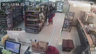 掏千元勸店家別報警　所長遭爆吃案