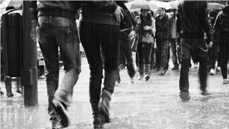 鋒面過境！新北等8縣市發布大雨特報