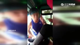 攔違規大巴　路跑男跳上遊覽車舌戰