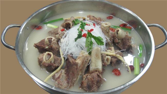 喝大骨湯補鈣有效嗎？食藥署這樣說