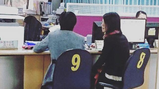怪獸被直擊帶女友登記　正式升格人夫