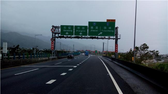 國5也有紅綠燈啦！高公局出招解車潮