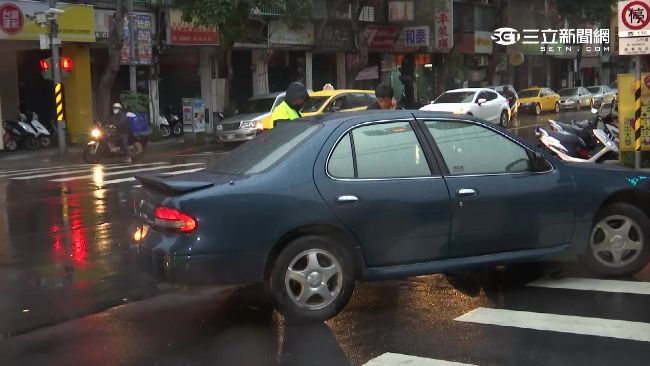 撞死七旬歲老翁　惡駕駛攔計程車肇逃
