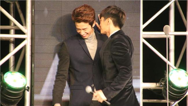 劉以豪羞被壁咚　炎亞綸：肖想你很久