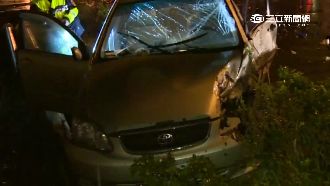 轎車遭貨車側面撞擊　女駕駛送醫命危