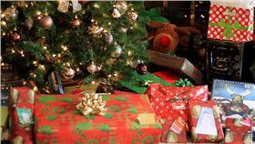 聖誕節,禮物(Andy https://www.flickr.com/photos/athrasher/4214628746/)