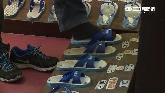 挺傳統產業！穿藍白拖參觀玻璃博物館