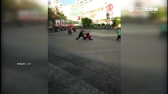 影／葉問現身車站？兩男快拳PK格鬥