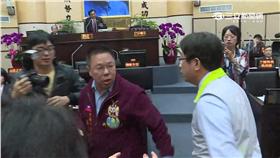 台南市議會爆衝突