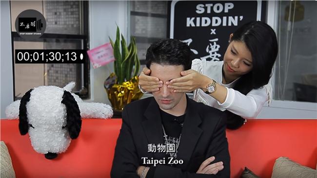 老外2分半背完北捷站名！網友跪了