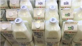 林鳳營鮮乳－味全臉書－https://www.facebook.com/weichuan.mywei/photos/pb.127621073969166.-2207520000.1450238560./978917725506159/?type=3&theater