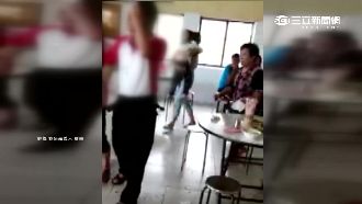 點乾麵來湯麵　小吃攤爆發流血衝突