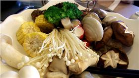 火鍋料
▲圖／攝影者pan vanessa, flickr CC License
https://www.flickr.com/photos/kalaok/3190018927/in/photolist-8Zt7hF-bDfUyV-4dEBNT-62BZLX-CbsaW9-767Cj3-bDYyVc-hFkqzh-9m4nGk-kRAXtA-5RTFuk-4GpmjF-3zBWN-95jvkg-7D2RPd