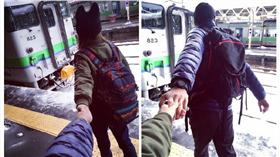 何潤東,認愛.牽手照(何潤東微博 http://tw.weibo.com/herundong/3921068165691667)