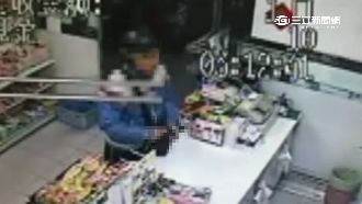 影／遭勸歹路不要走　男搶完鞠躬道歉