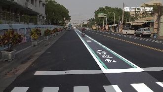 人行道竟畫馬路中央！承包商搶快出包