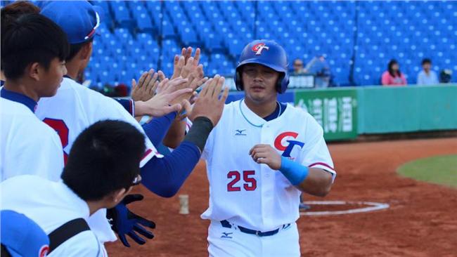 冬盟最佳選手　打者中華隊楊岱均獲獎
