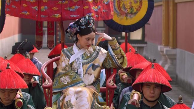 娘娘駕到！孫儷如廁隨扈包圍陣仗超大