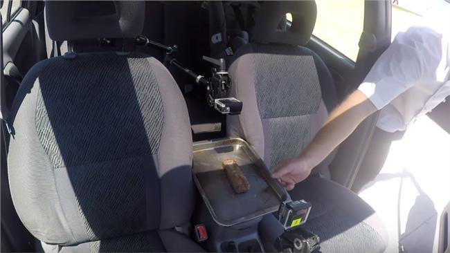 一塊肉告訴你　孩子獨留車內有多危險