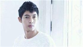 金賢重
翻攝臉書

https://www.facebook.com/lovekimhyunjoongtogether/photos/pb.160134110709671.-2207520000.1450705831./702184946504582/?type=3&theater