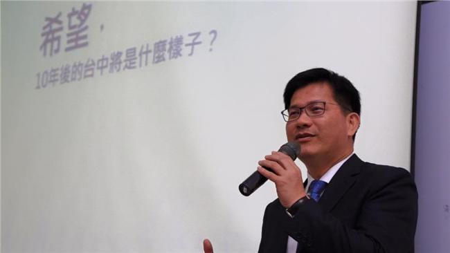 就職滿周年　林佳龍自嘲是三多市長