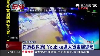 影／貨車右轉直輾　婦女神跳車保命