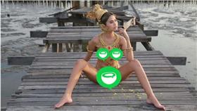 泰國裸女拍照秀金飾（圖／翻攝自Coconuts Bangkok）