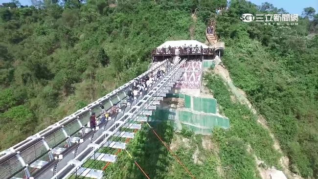 全台最長琉璃吊橋　150年不搖晃