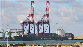 貨櫃船－flickr.cc/景美六龜
https://www.flickr.com/photos/jingmay6turtles/5650166787