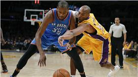 kobe對決durant（圖／美聯社／達志影像）