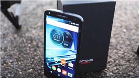 Motorola Droid Turbo 2（圖／翻攝自YouTube）