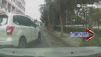 男逼車攔停嗆聲　忘了是自己先闖紅燈