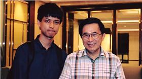 台獨機關槍-陳水扁-https://www.facebook.com/taiwanindependencemachinegun/photos/pb.835295043150788.-2207520000.1451213479./1198520596828229/?type=3&theater