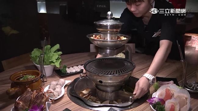 上海火鍋層層疊！蒸煮烤讓你一次滿足