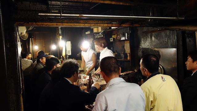 夜夜喧嘩擾鄰判賠償　居酒屋拒改善