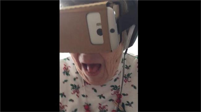 8旬阿嬤玩VR　這畫面讓她叫不停
